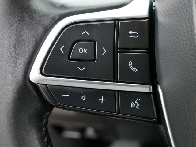 Used 2020 Toyota Highlander LE image 18