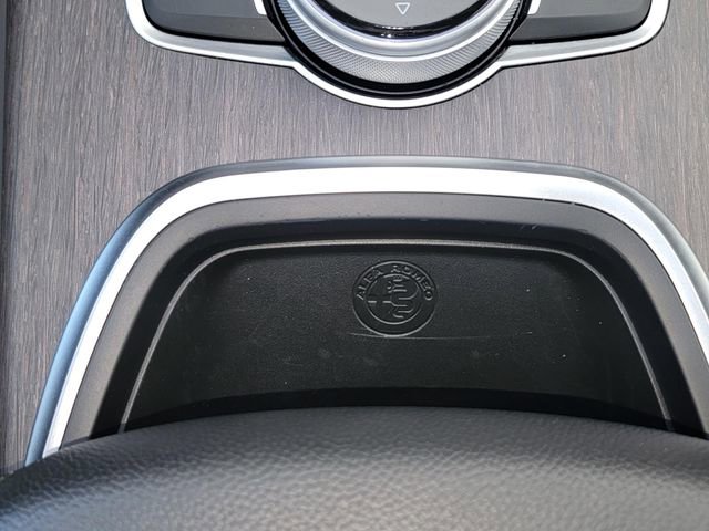 Used 2021 Alfa Romeo Giulia Ti w/ Nero Edizione image 25