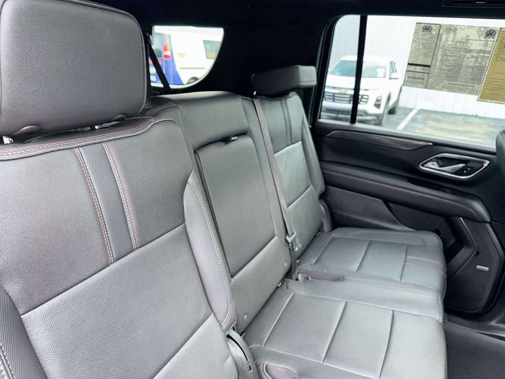 Used 2023 Chevrolet Suburban RST AWD/4WD image 29