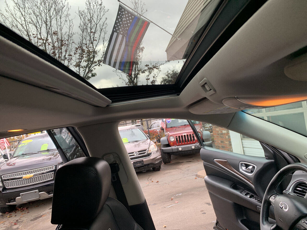 Used 2014 INFINITI QX60 AWD w/ Deluxe Touring Package image 23