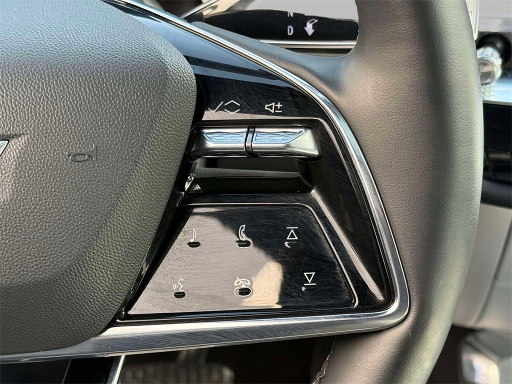 Used 2023 Cadillac Lyriq 2WD image 31