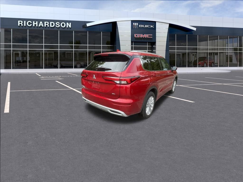 Used 2024 Mitsubishi Outlander SEL image 3
