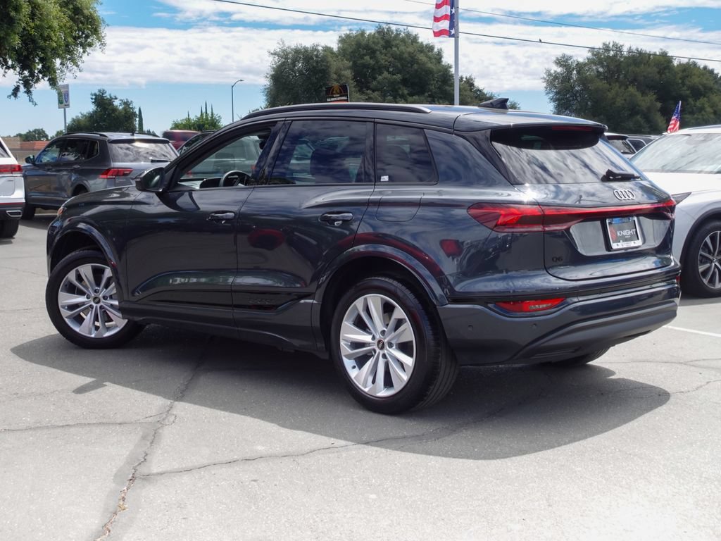 Used 2025 Audi Q6 e-tron Premium w/ Convenience Package RWD image 7
