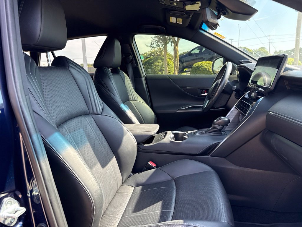 Used 2021 Toyota Venza Limited AWD/4WD image 11