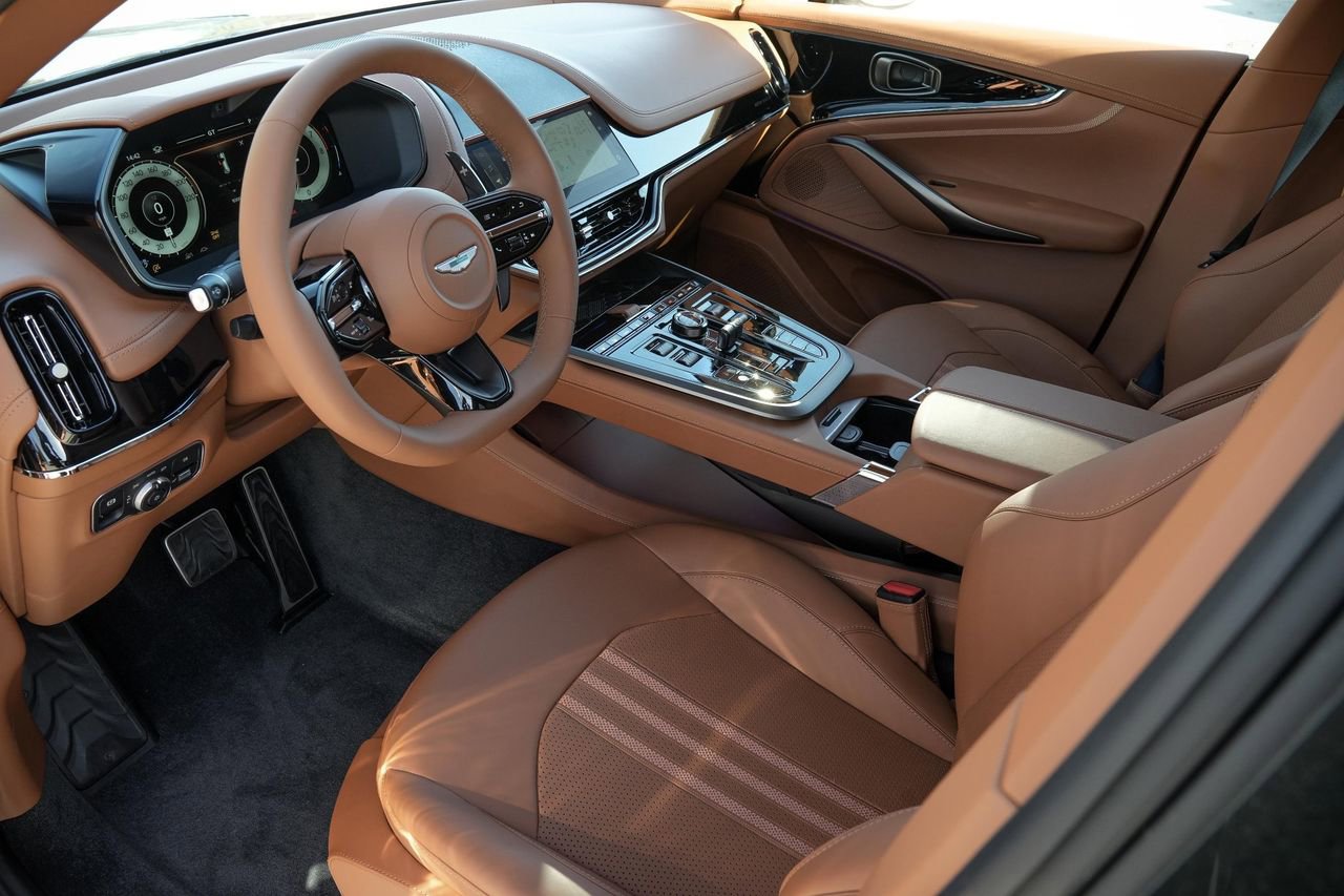 New 2026 Aston Martin DBX 707 image 17