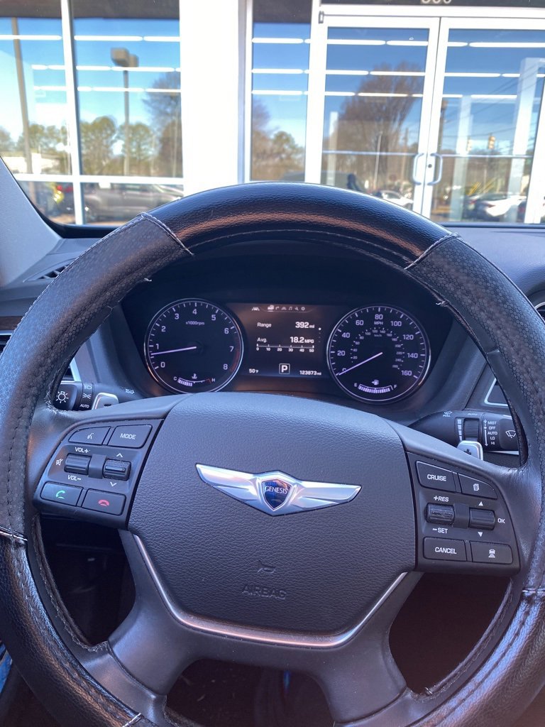 Used 2015 Hyundai Genesis 3.8 w/ Option Group 04 image 3