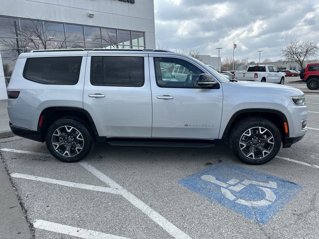 Used 2024 Jeep Wagoneer Series III w/ Rear Seat Video Group 1 image 12