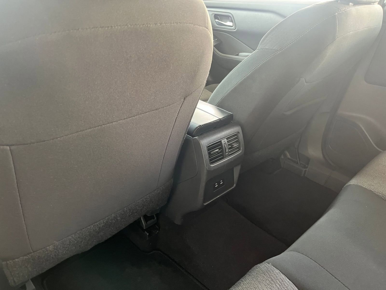 Used 2025 Nissan Rogue SV FWD image 24