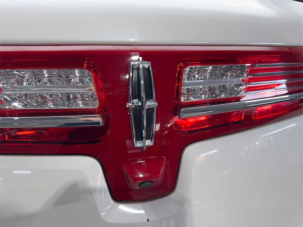 Used 2019 Lincoln MKT AWD image 21