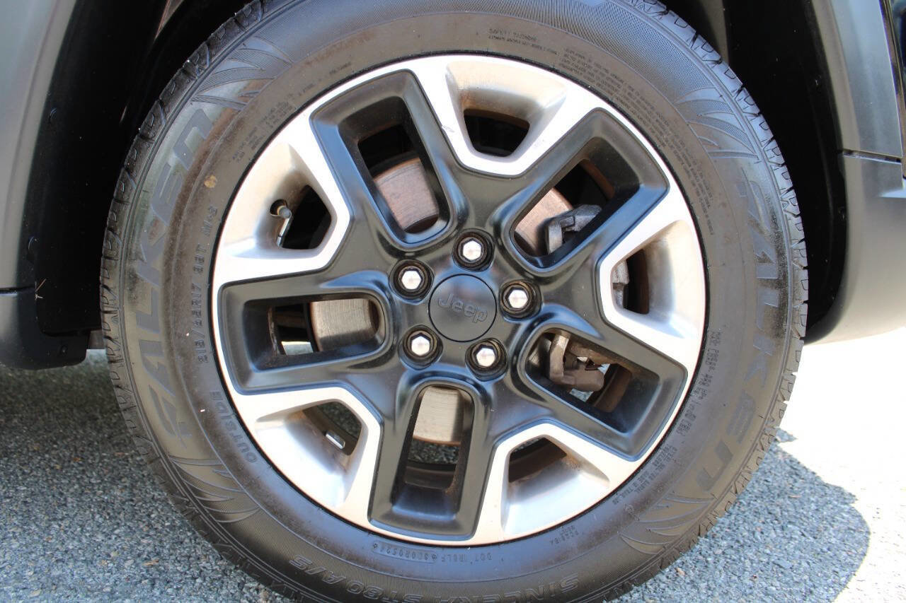 Used 2017 Jeep Compass Trailhawk w/ Navigation Group image 23