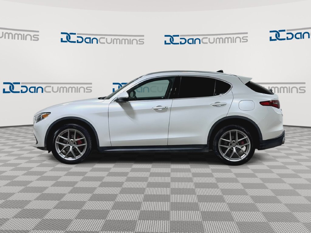 Used 2018 Alfa Romeo Stelvio Ti w/ TI Performance Package AWD/4WD image 5