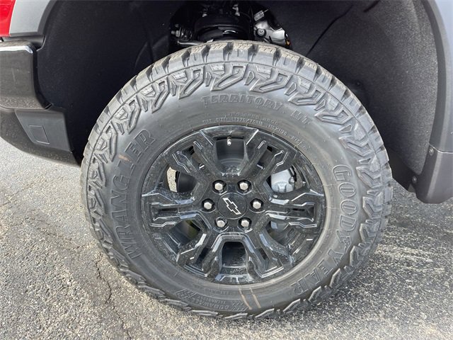 New 2026 Chevrolet Silverado 1500 ZR2 w/ Dark Appearance Package image 10