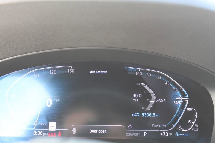 Used 2020 BMW 530e xDrive w/ Premium Package image 21