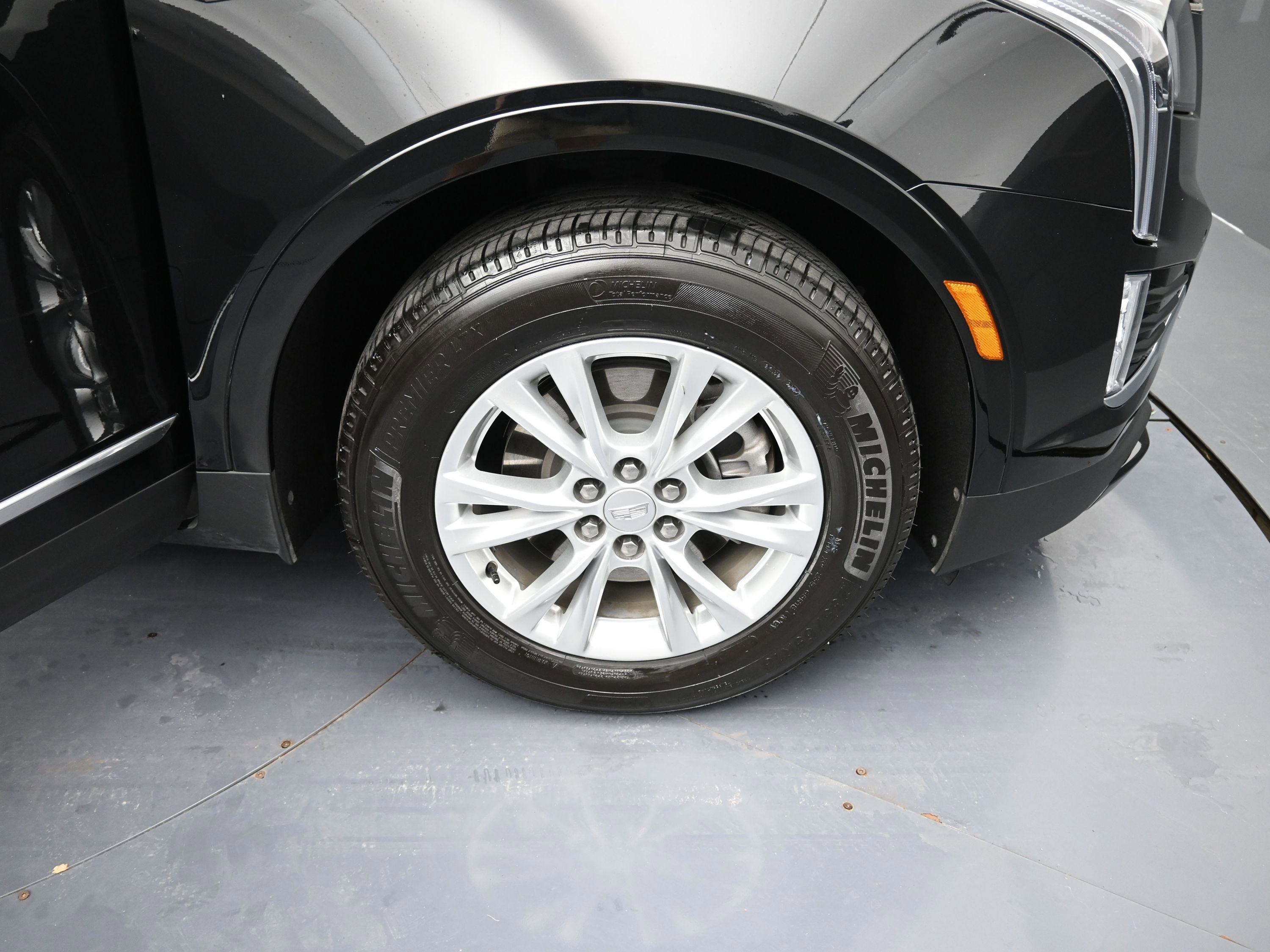 Used 2024 Cadillac XT5 Luxury w/ LPO, Floor Liner Package image 22