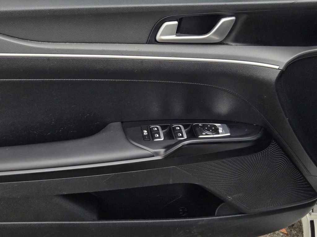 Used 2025 Kia K5 LXS image 16