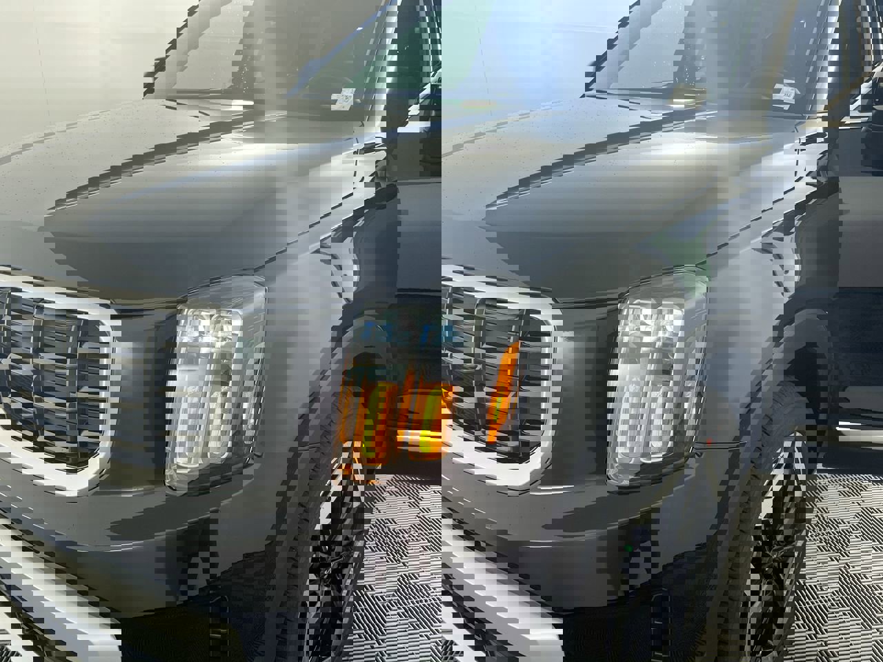 Used 2025 Kia Telluride S image 10