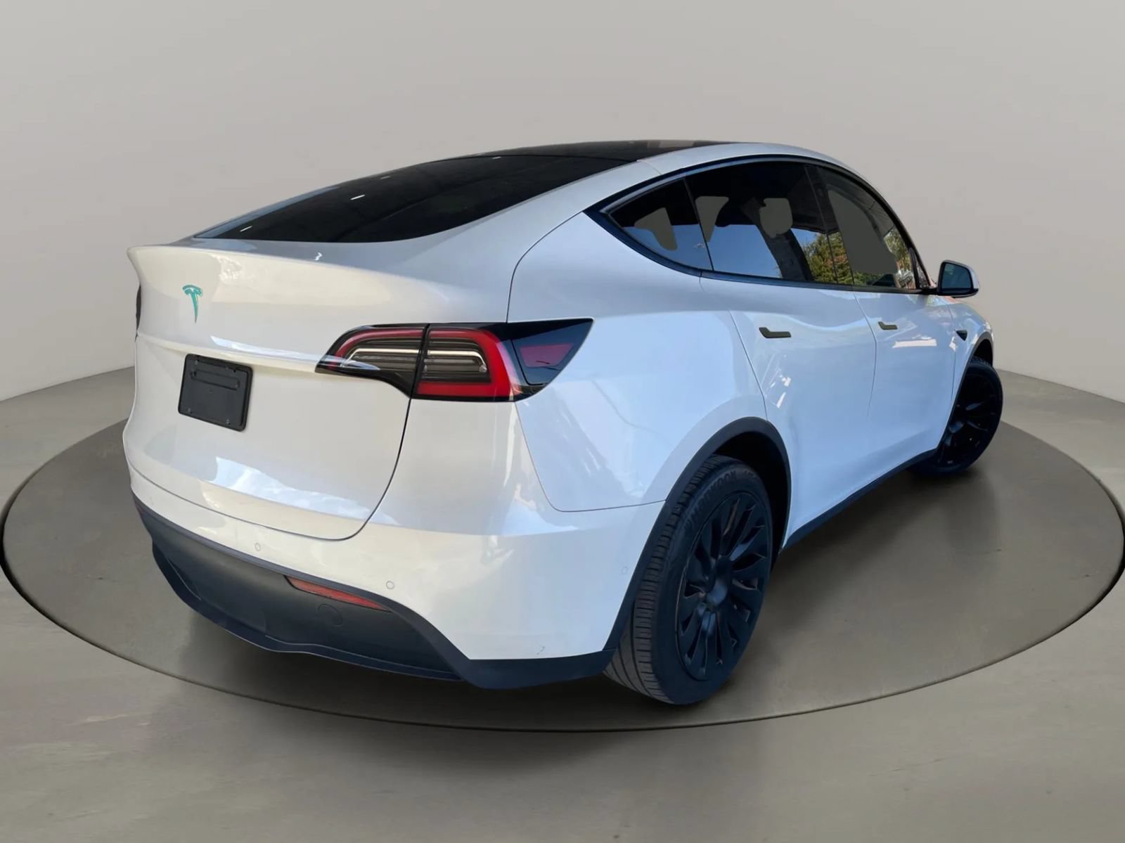 Used 2021 Tesla Model Y Long Range AWD/4WD image 5