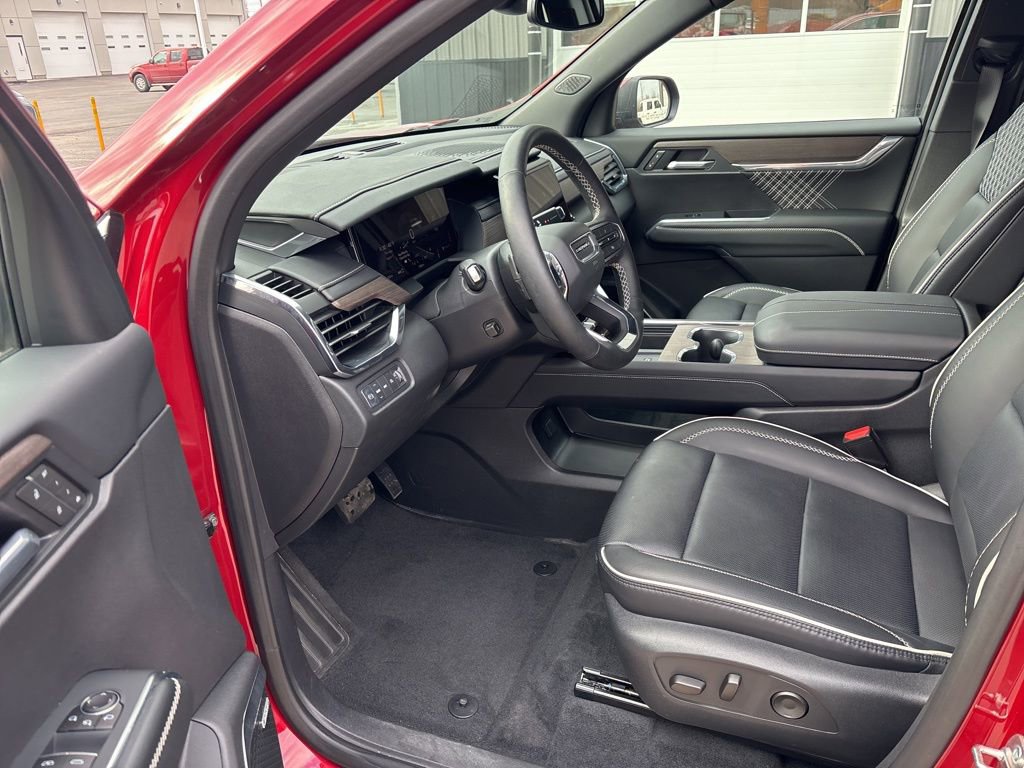 Used 2025 GMC Acadia Denali image 17