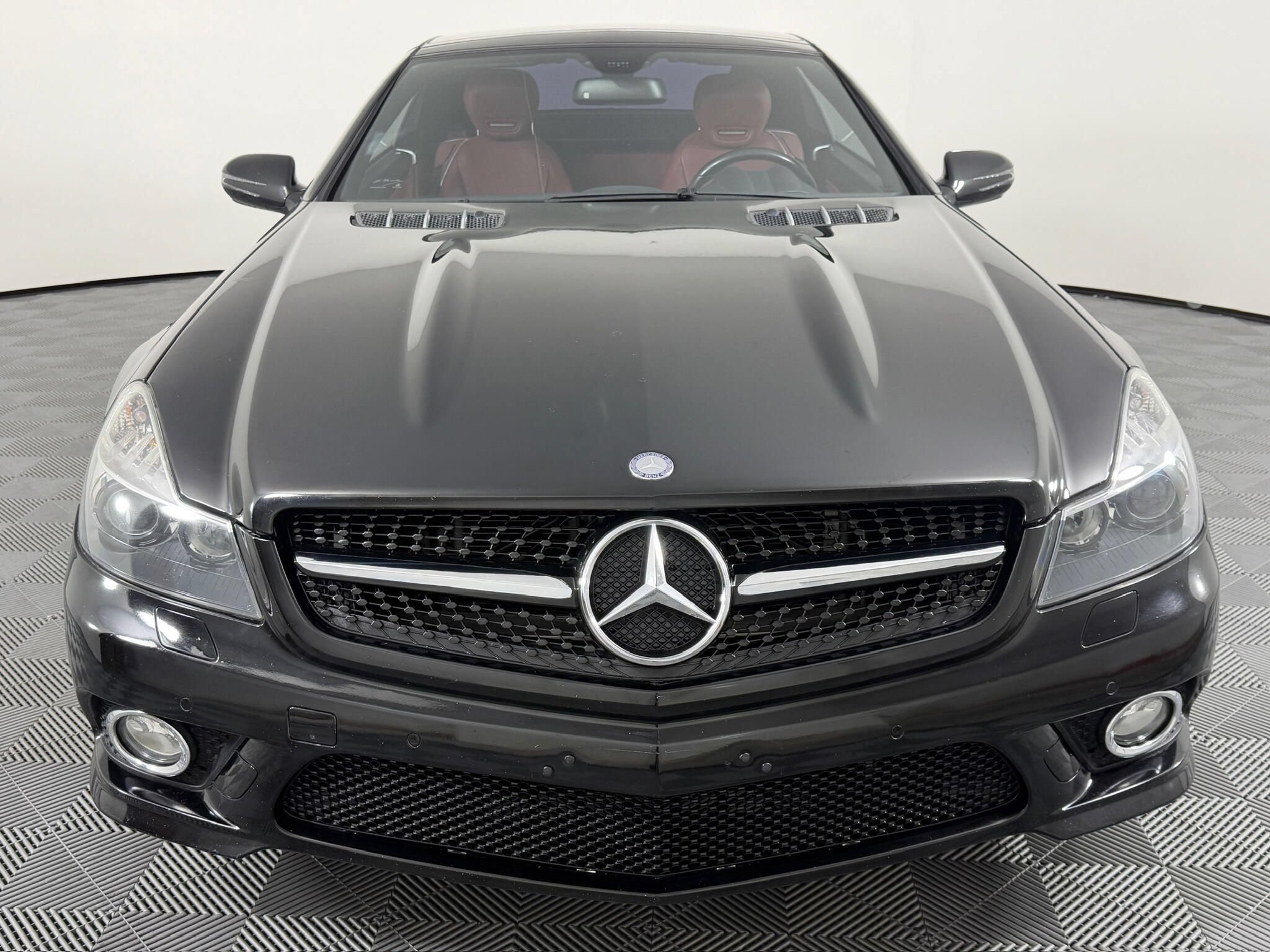 Used 2011 Mercedes-Benz SL 550 image 3