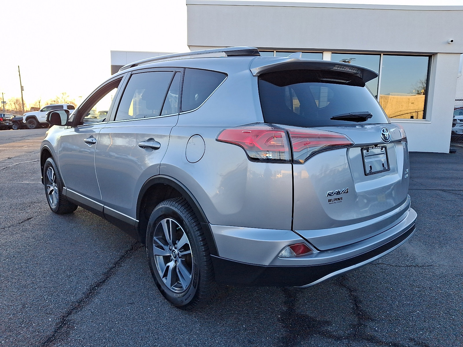 Used 2018 Toyota RAV4 XLE w/ Plus Extra Value Package image 5