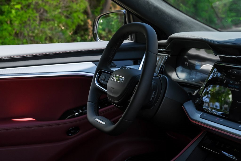 Used 2024 Jeep Wagoneer Launch Edition image 21