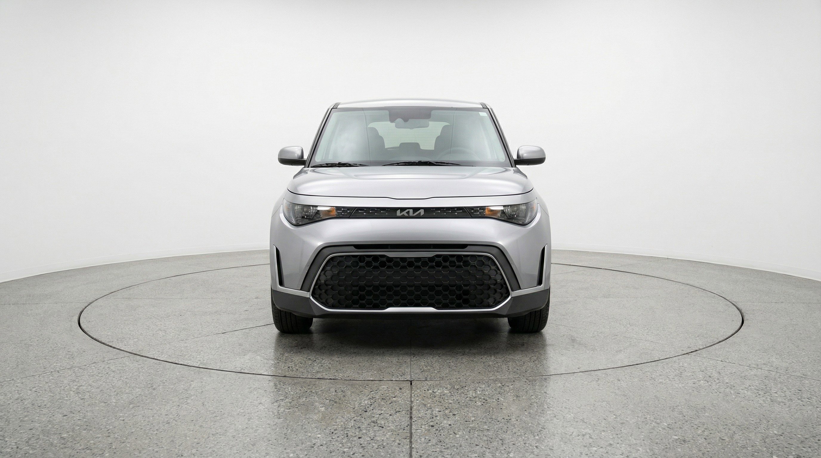 Used 2025 Kia Soul LX w/ LX Technology Package image 2