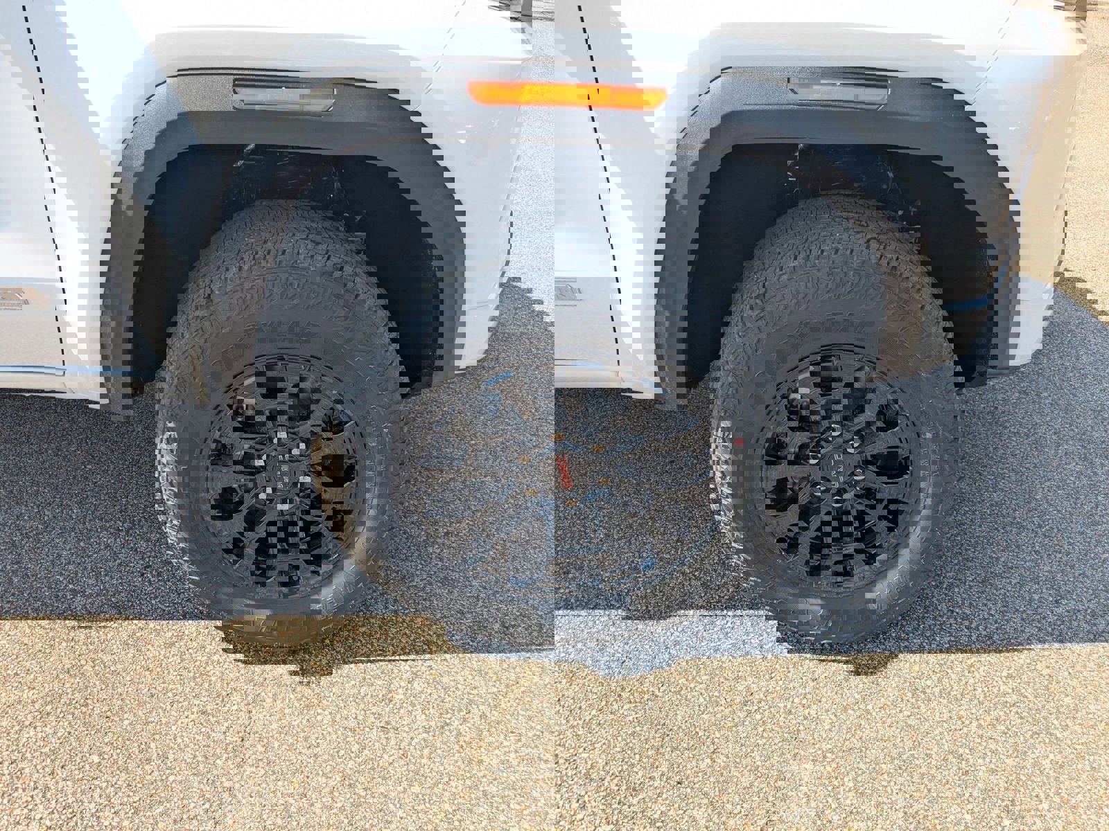 New 2026 GMC Canyon Elevation w/ Convenience Package image 28