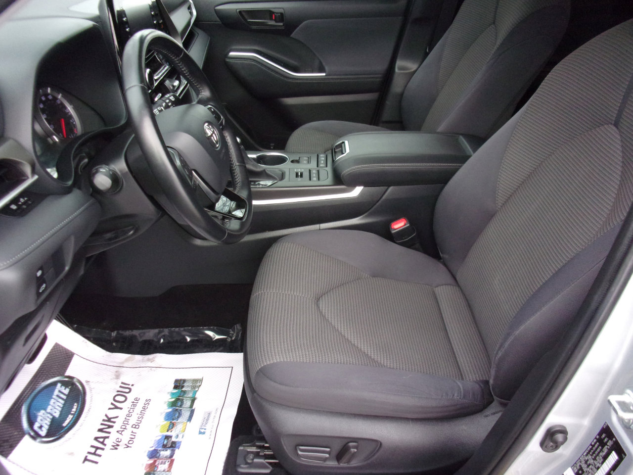 Used 2020 Toyota Highlander LE image 9