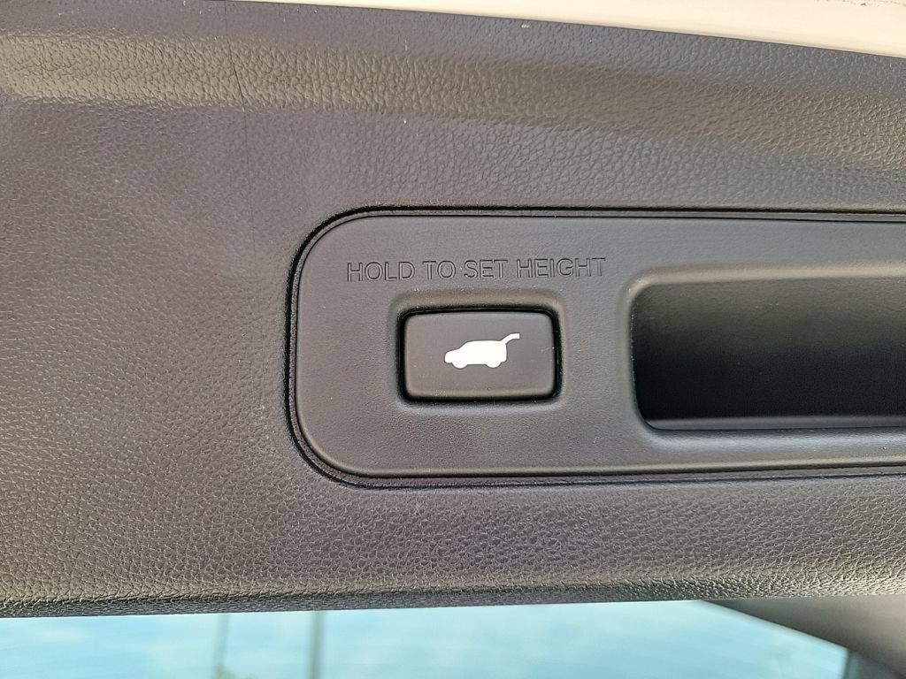Used 2023 Acura MDX w/ Technology Package AWD/4WD image 21