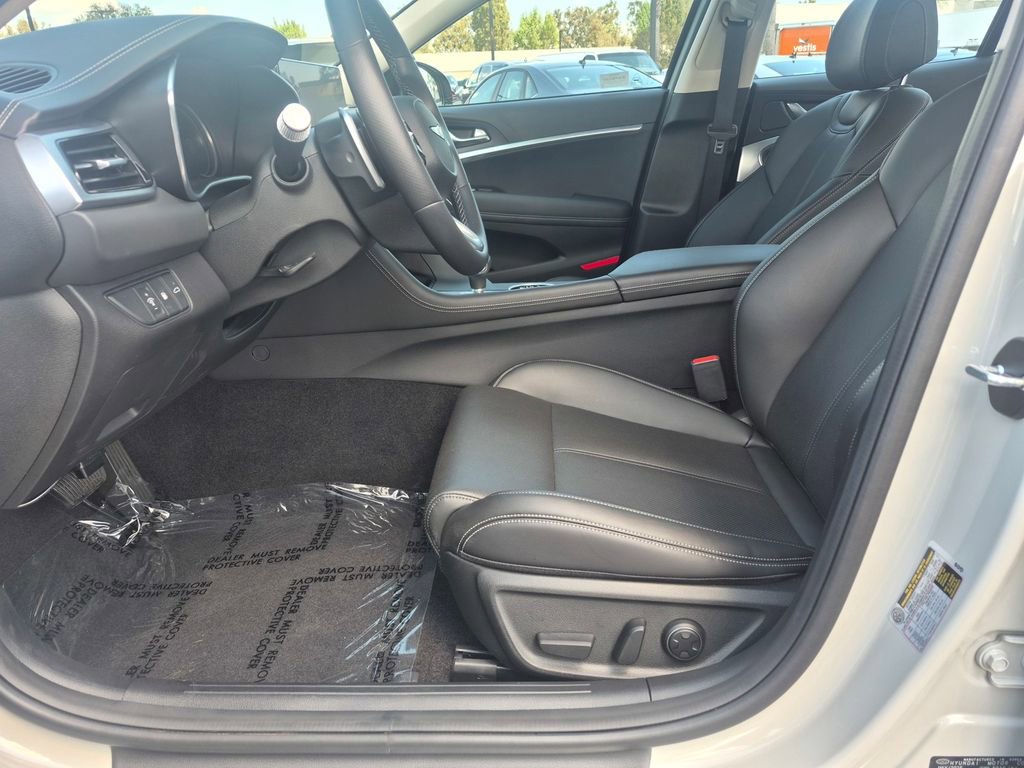 Used 2026 Genesis G70 2.5T image 13