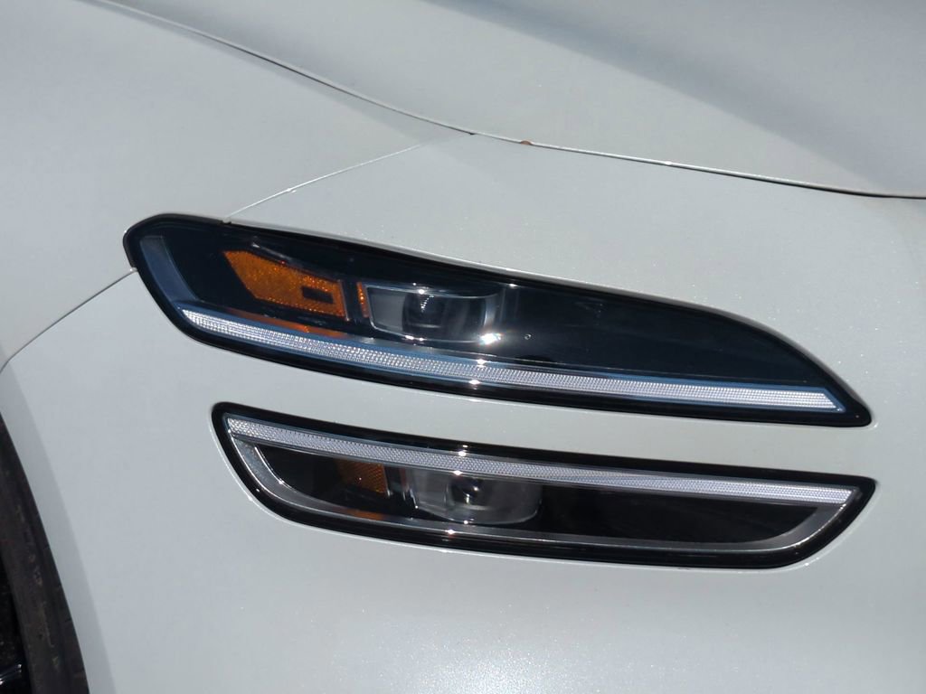 Used 2025 Genesis G70 3.3T Advanced w/ Sport Prestige Package image 9