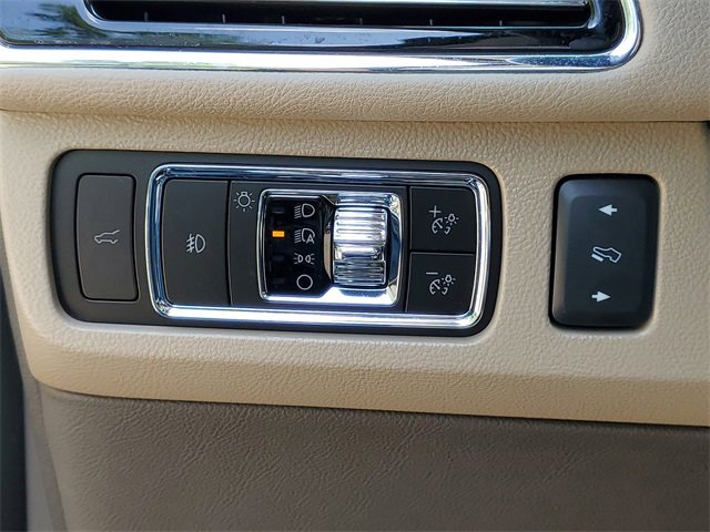 Used 2024 Lincoln Navigator Premiere image 18