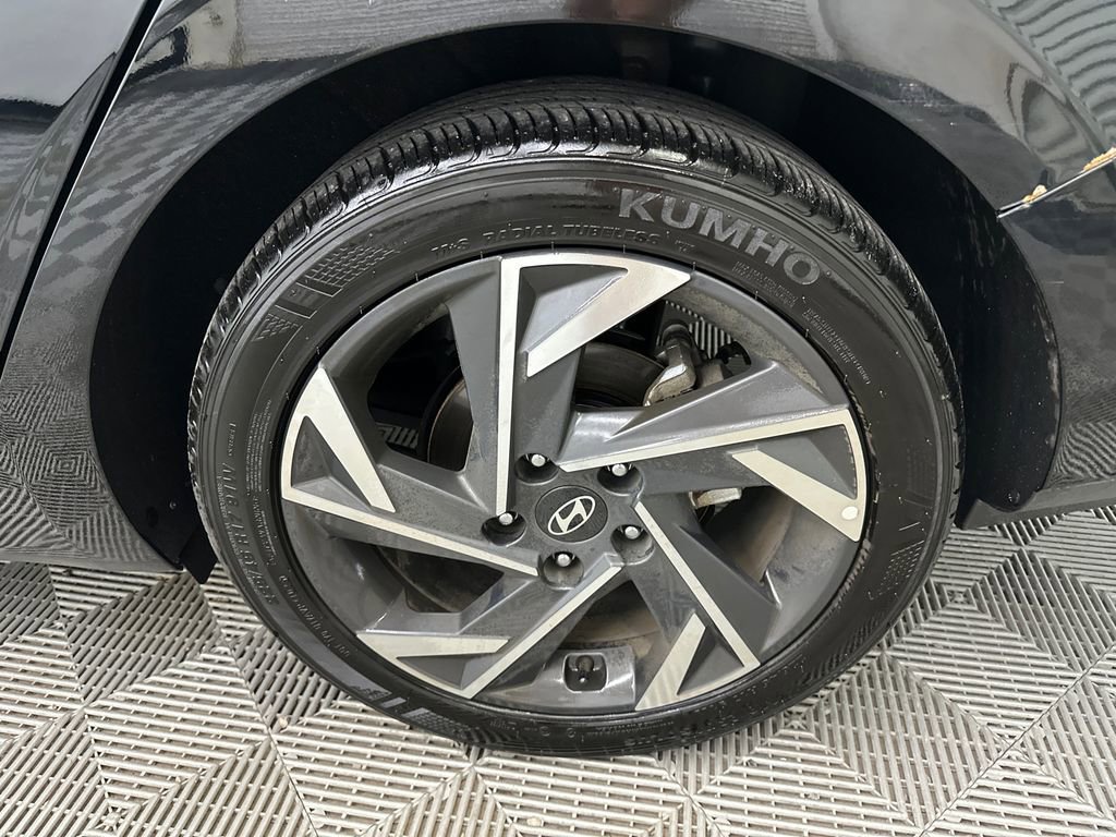 Used 2025 Hyundai Elantra Sport FWD image 18