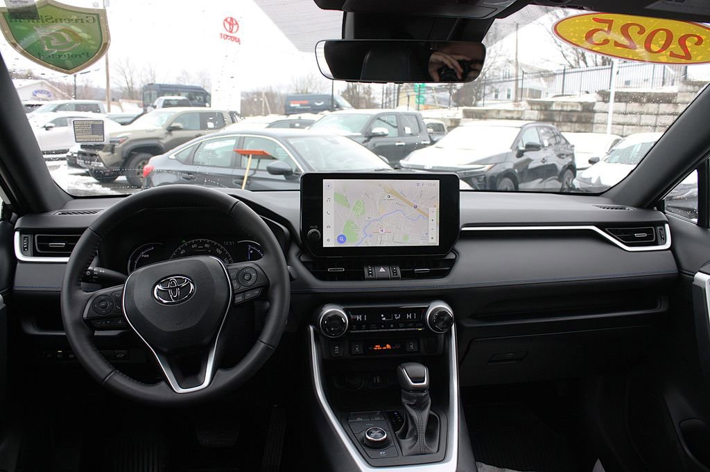 Used 2025 Toyota RAV4 XSE w/ Weather Package image 17