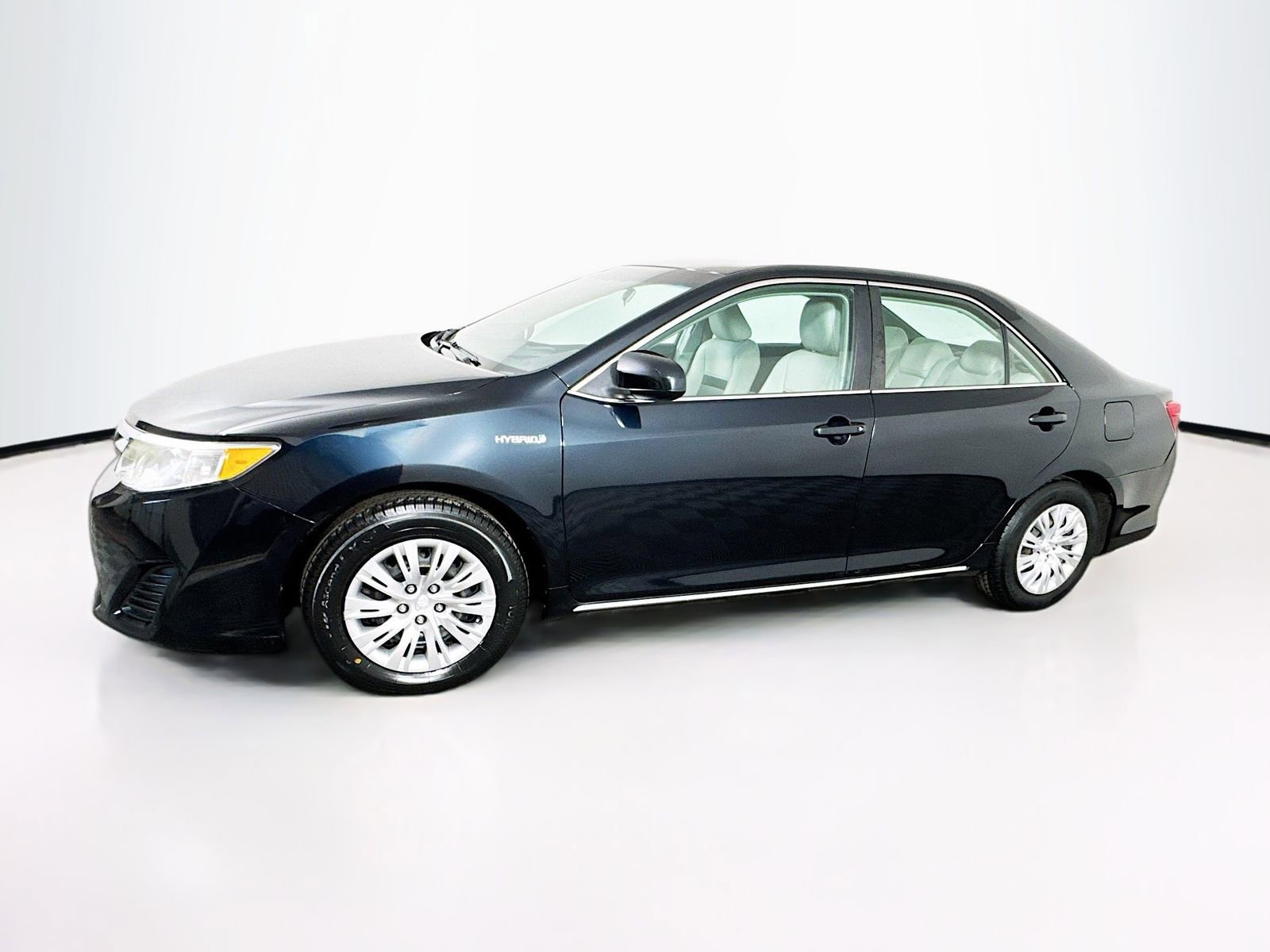 Used 2012 Toyota Camry LE image 4