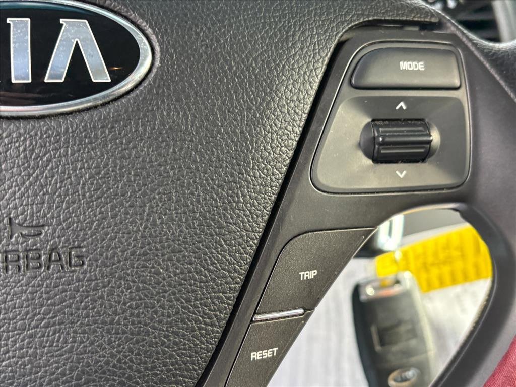 Used 2017 Kia Forte LX image 12