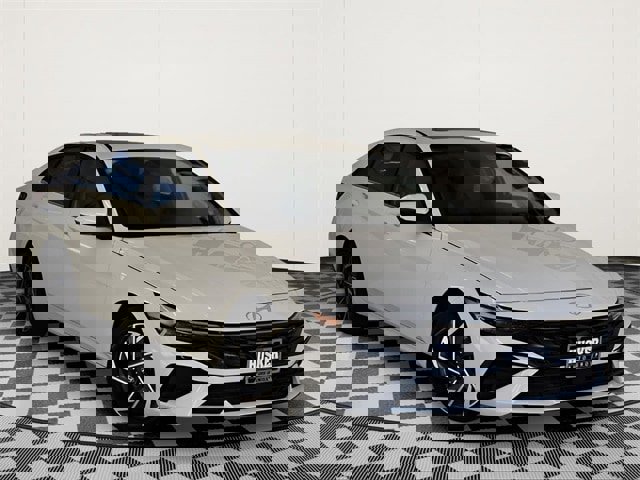 Used 2025 Hyundai Elantra Limited