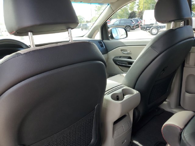 Used 2020 Kia Sedona EX FWD image 31
