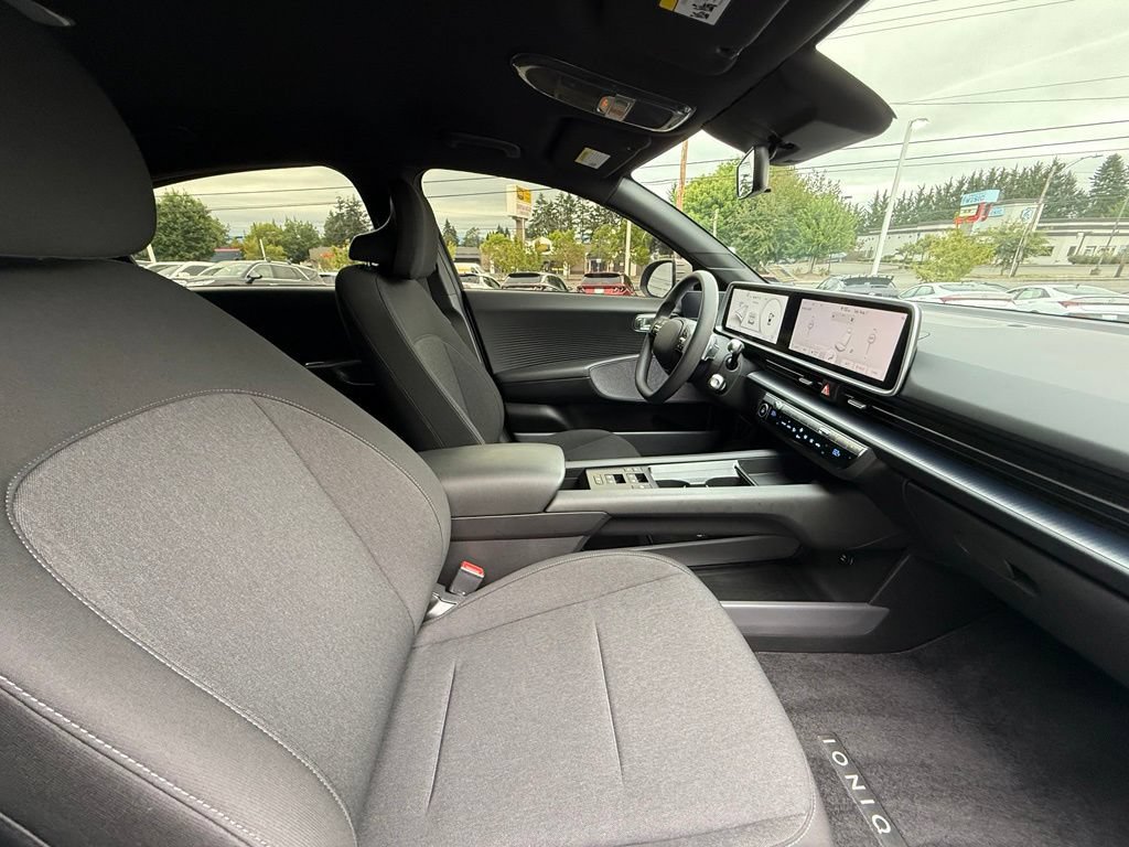 Certified 2025 Hyundai Ioniq 6 SE RWD image 19