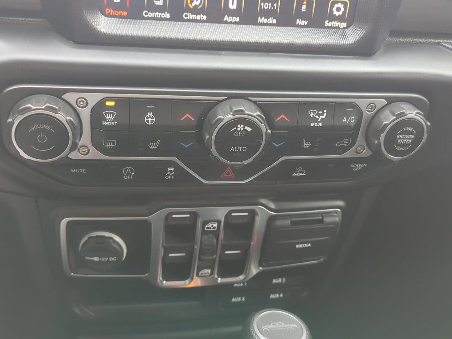 Used 2022 Jeep Gladiator Willys image 23