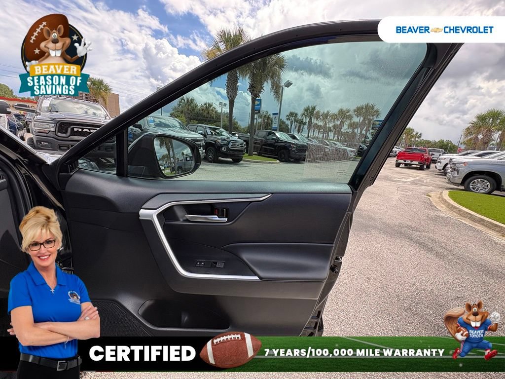 Used 2024 Toyota RAV4 AWD Hybrid image 33