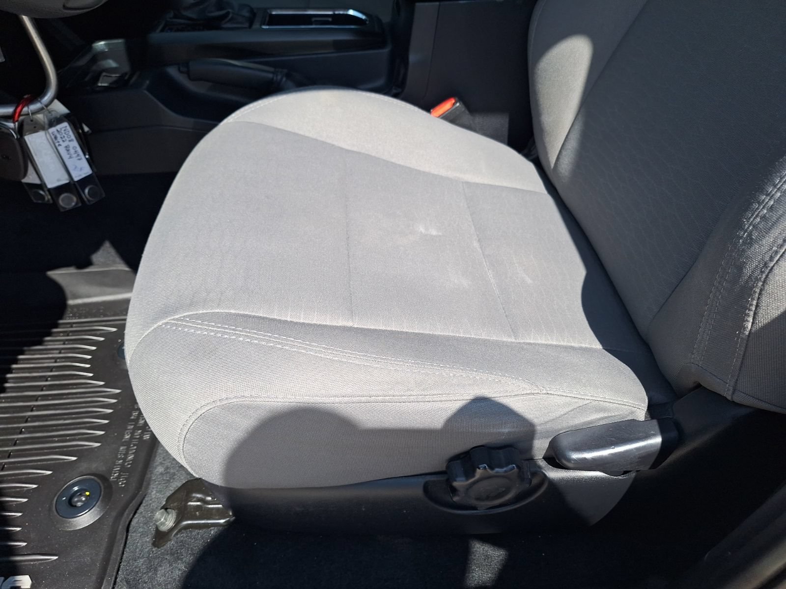 Used 2019 Toyota Tacoma SR w/ SR Convenience Package RWD image 14