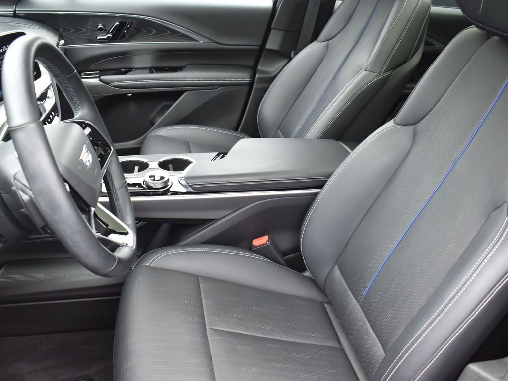 Certified 2024 Cadillac Lyriq Sport image 12