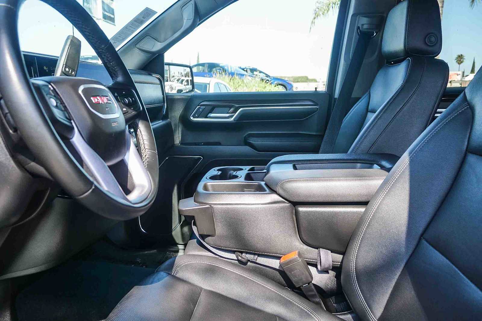 Used 2024 GMC Sierra 1500 SLT image 7