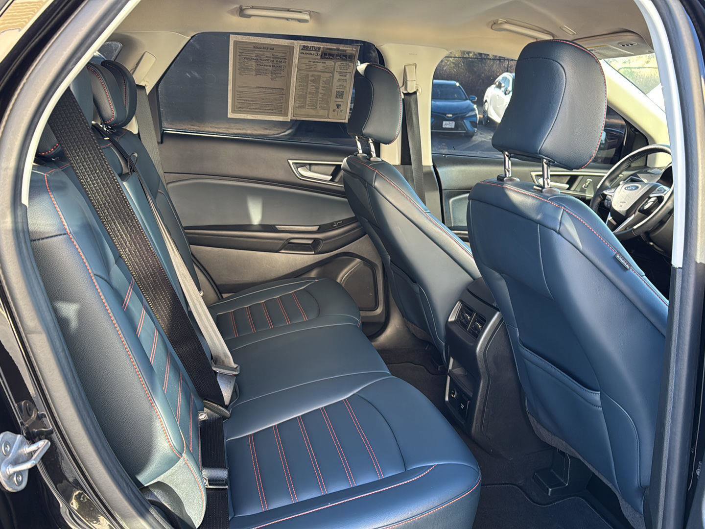 Used 2022 Ford Edge SEL w/ Sport Appearance Package image 11