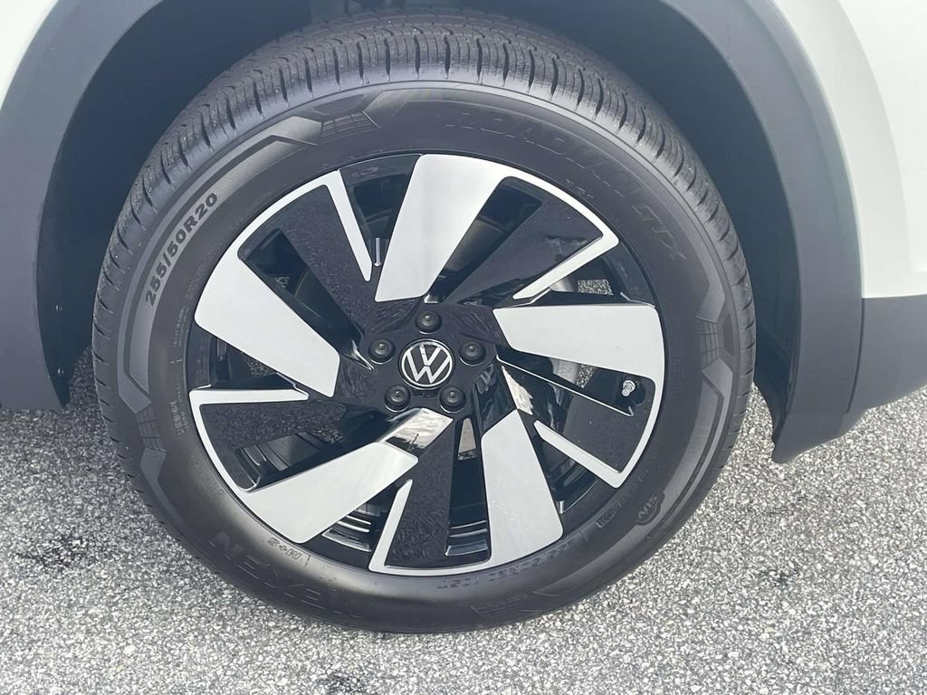 New 2026 Volkswagen Atlas Cross Sport SE FWD image 9
