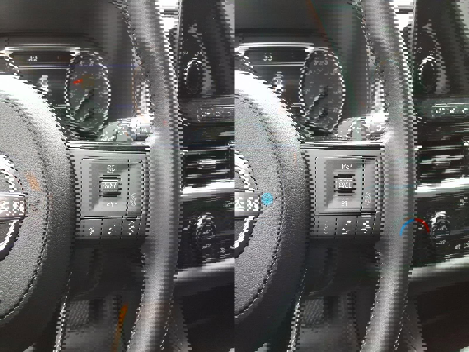 Used 2023 Nissan Pathfinder SL w/ SL Premium Package image 13