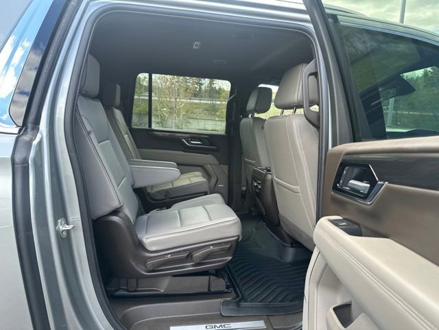 Used 2025 GMC Yukon XL Elevation AWD/4WD image 14