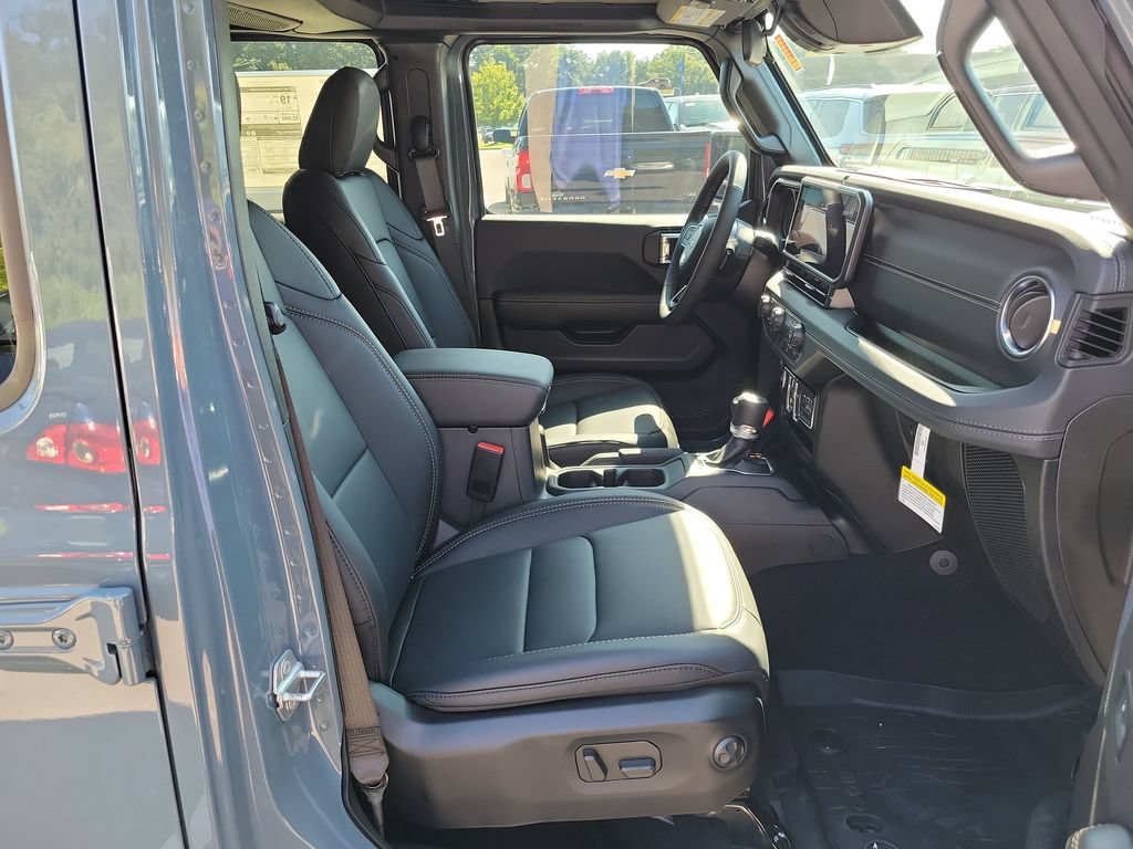 New 2026 Jeep Gladiator Sport AWD/4WD image 35