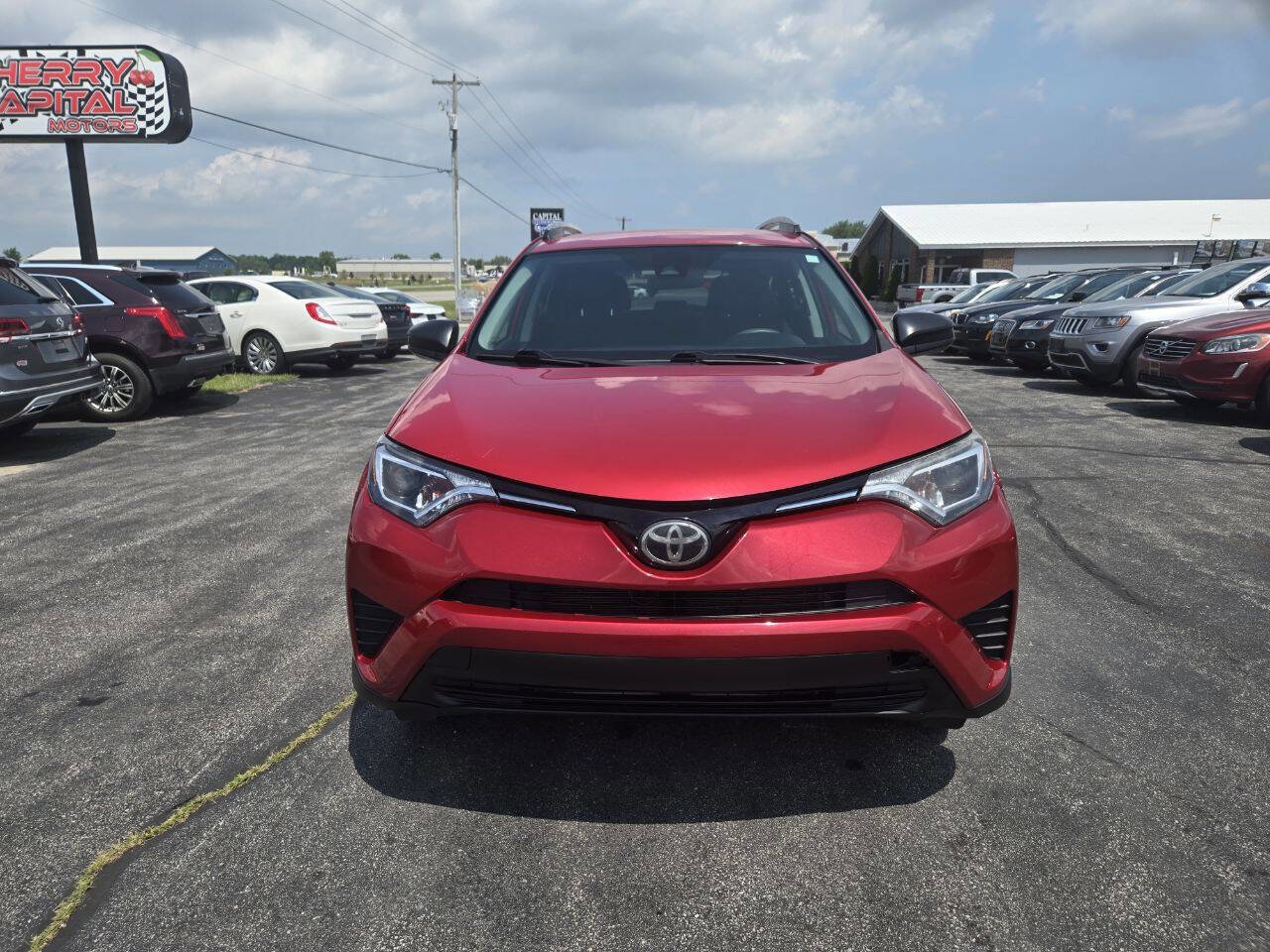 Used 2017 Toyota RAV4 LE image 19